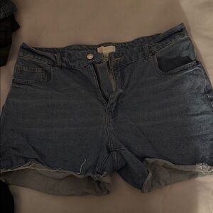H&M Women’s Light Blue Jean Shorts
